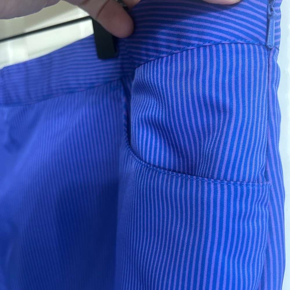 Adidas size 12 athletic golf skirt with front pleats, pockets, side zip. Stripes - Picture 3 of 15